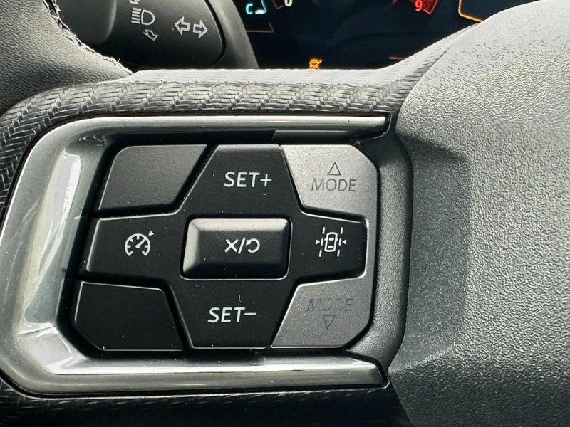 Ford Mustang Vehicle Full-screen Gallery Image 9