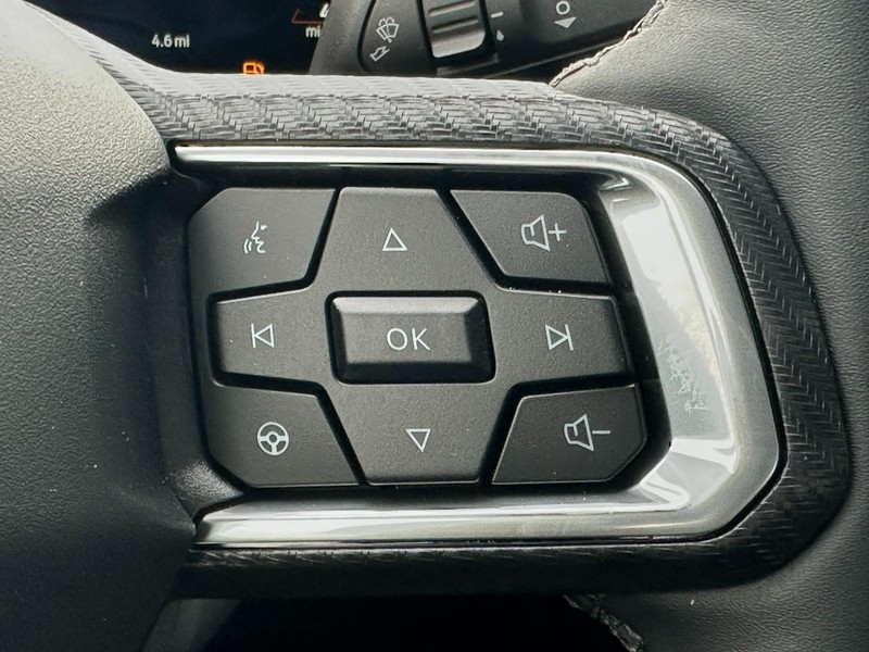 Ford Mustang Vehicle Full-screen Gallery Image 10