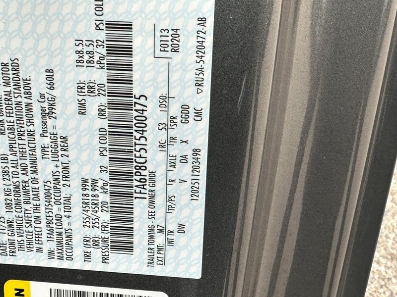 Ford Mustang Vehicle Full-screen Gallery Image 15