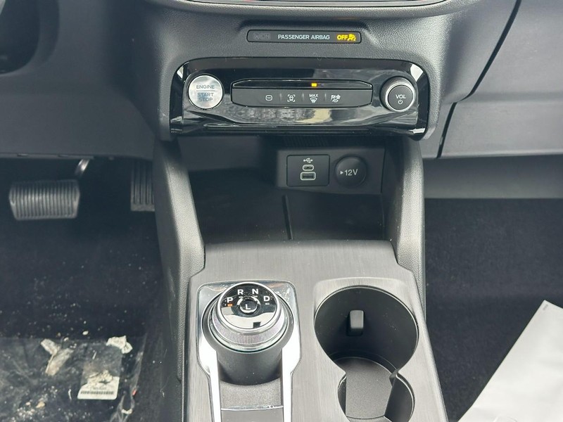 Ford Escape Vehicle Full-screen Gallery Image 8