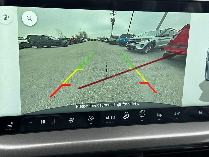 Ford Escape Vehicle Full-screen Gallery Image 13