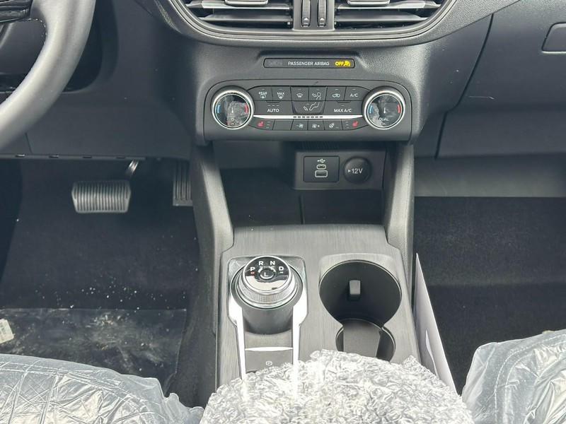 Ford Escape Vehicle Full-screen Gallery Image 8