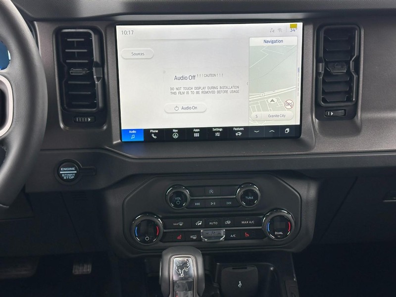 Ford Bronco Vehicle Full-screen Gallery Image 7