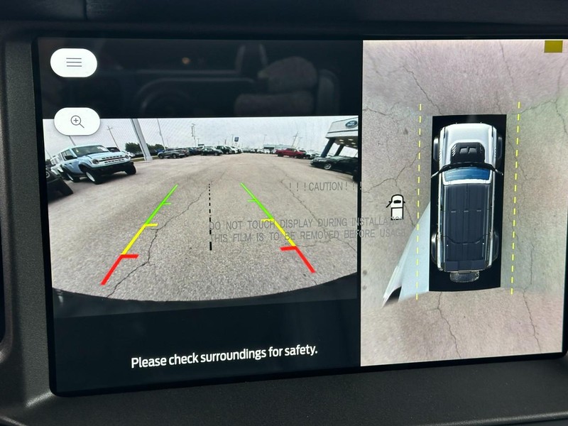 Ford Bronco Vehicle Full-screen Gallery Image 15