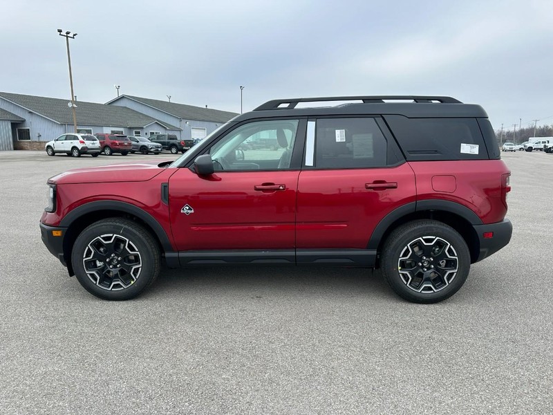 Ford Bronco Sport Vehicle Full-screen Gallery Image 2