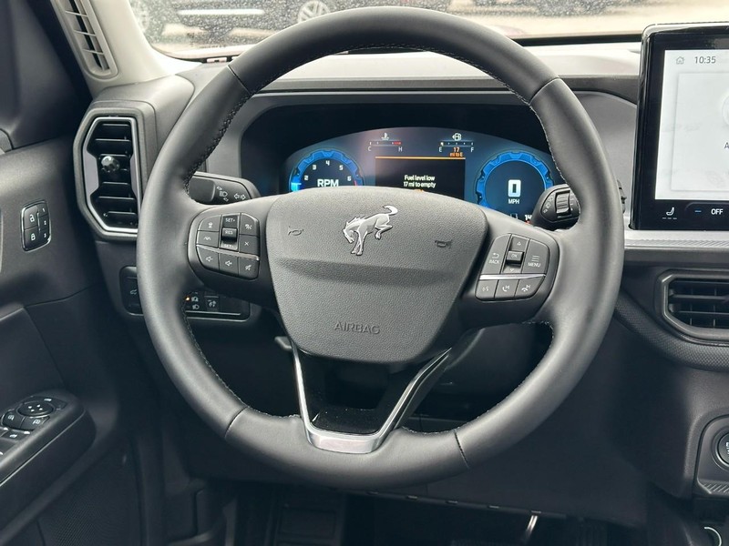 Ford Bronco Sport Vehicle Full-screen Gallery Image 6