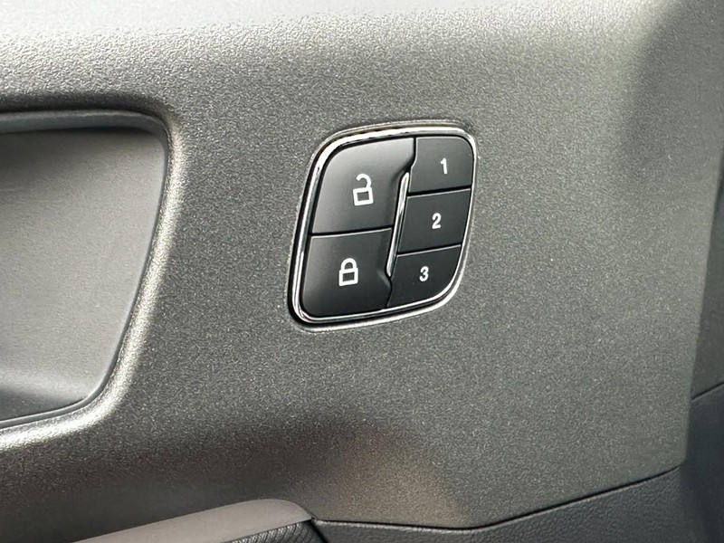 Ford Bronco Sport Vehicle Full-screen Gallery Image 10