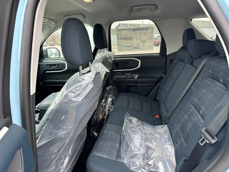 Ford Bronco Sport Vehicle Full-screen Gallery Image 4