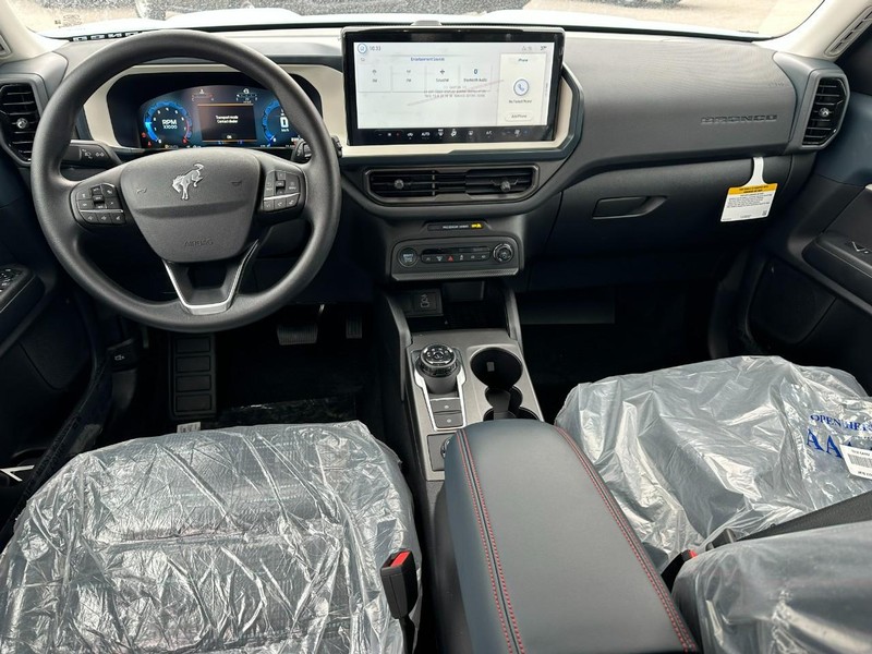 Ford Bronco Sport Vehicle Full-screen Gallery Image 5