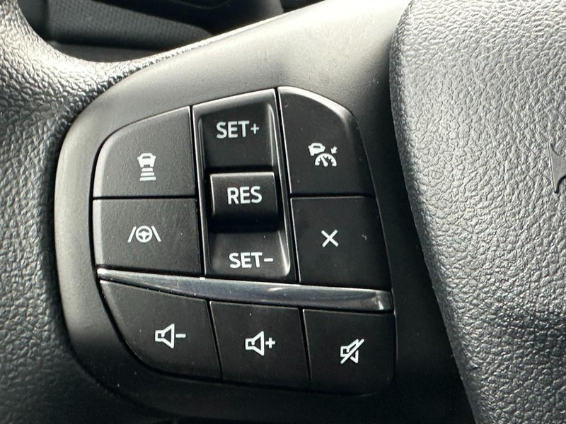 Ford Bronco Sport Vehicle Full-screen Gallery Image 10