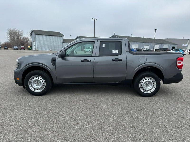 Ford Maverick Vehicle Full-screen Gallery Image 2