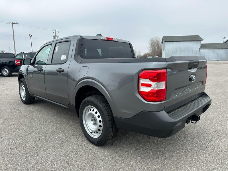 Ford Maverick Vehicle Full-screen Gallery Image 3