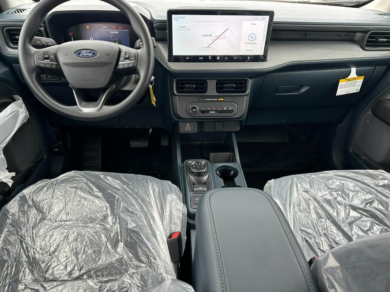 Ford Maverick Vehicle Full-screen Gallery Image 5