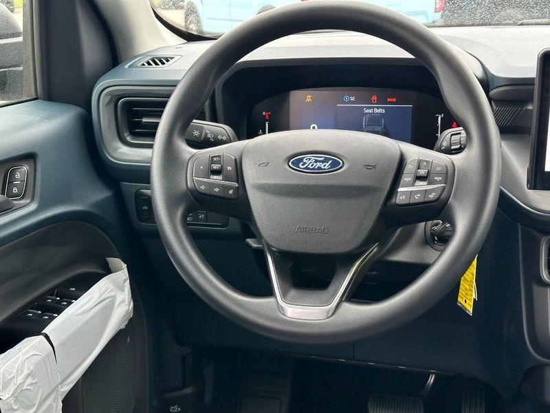 Ford Maverick Vehicle Full-screen Gallery Image 6