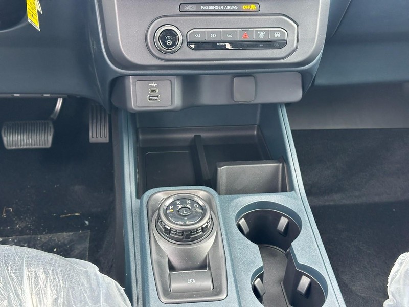 Ford Maverick Vehicle Full-screen Gallery Image 8