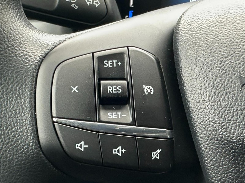 Ford Maverick Vehicle Full-screen Gallery Image 9