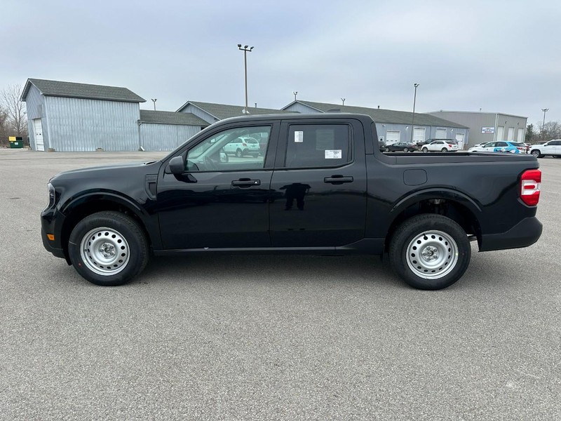 Ford Maverick Vehicle Full-screen Gallery Image 2