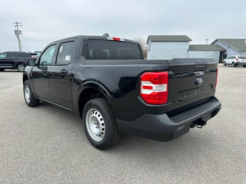 Ford Maverick Vehicle Full-screen Gallery Image 3