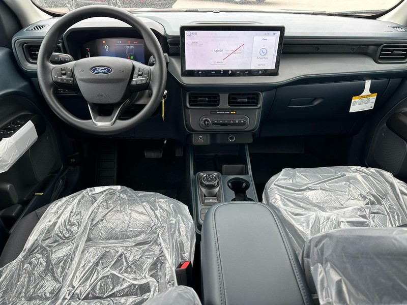 Ford Maverick Vehicle Full-screen Gallery Image 5