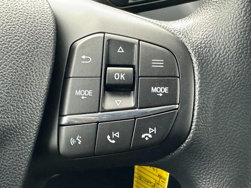 Ford Maverick Vehicle Full-screen Gallery Image 11