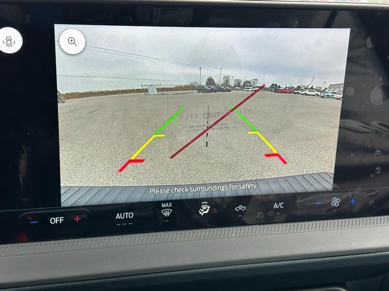 Ford Maverick Vehicle Full-screen Gallery Image 12