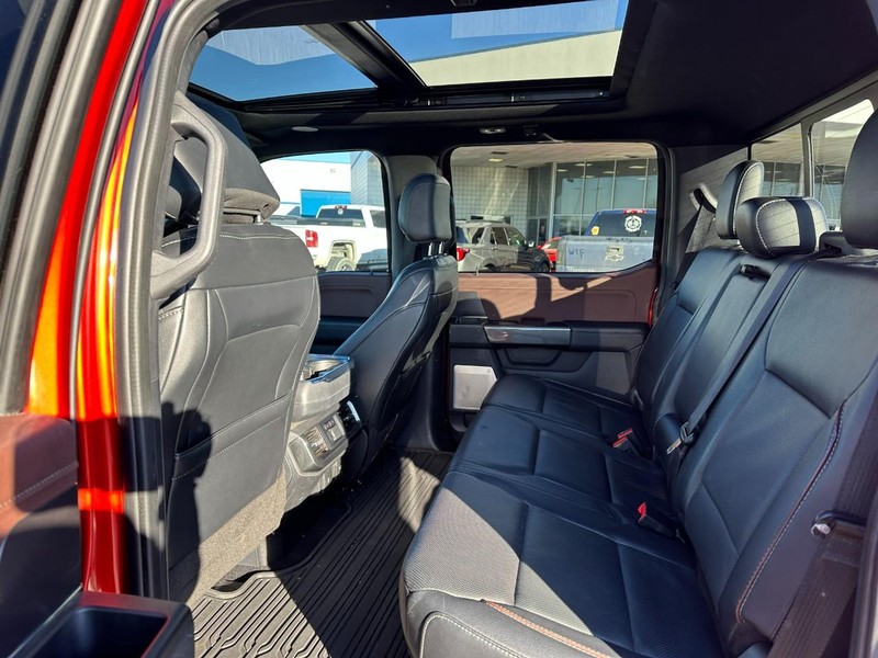 Ford F-150 Vehicle Full-screen Gallery Image 10