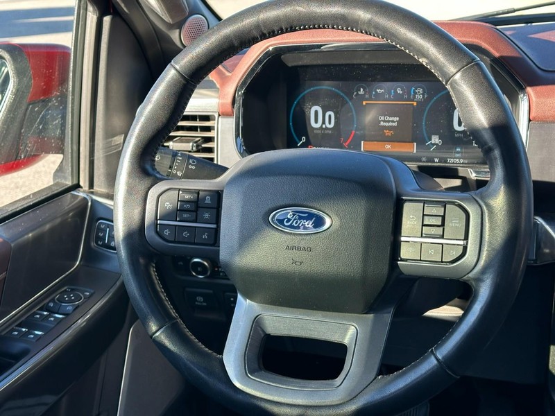 Ford F-150 Vehicle Full-screen Gallery Image 14