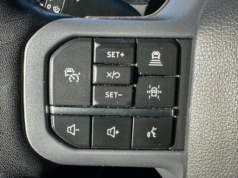 Ford F-150 Vehicle Full-screen Gallery Image 21