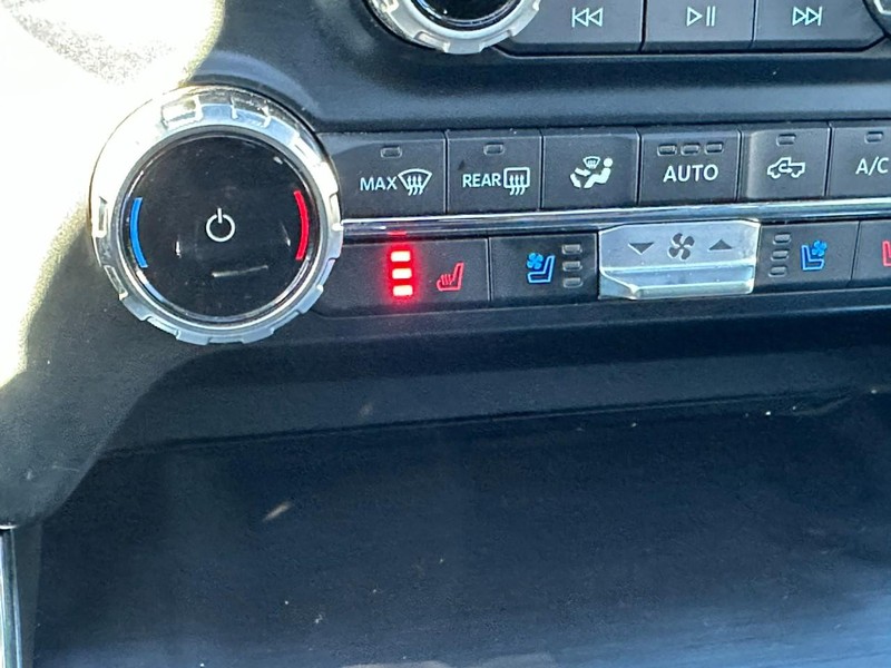 Ford F-150 Vehicle Full-screen Gallery Image 25