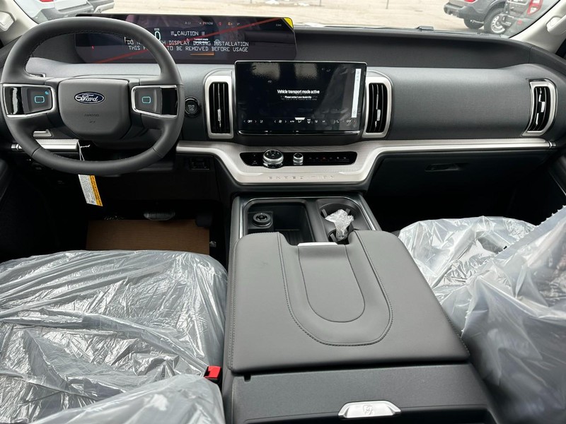 Ford Expedition Vehicle Full-screen Gallery Image 7