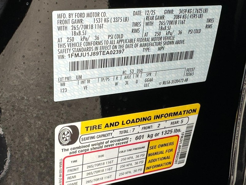 Ford Expedition Vehicle Full-screen Gallery Image 13