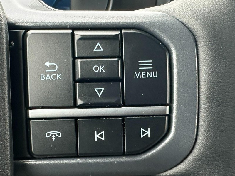 Ford Super Duty F-350 SRW Vehicle Full-screen Gallery Image 13