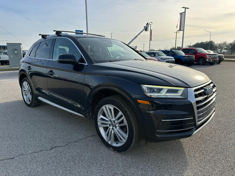 Audi Q5 Vehicle Full-screen Gallery Image 8