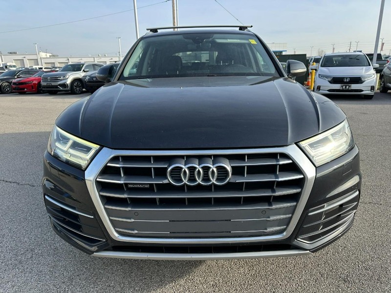 Audi Q5 Vehicle Full-screen Gallery Image 9