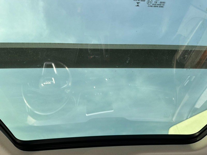 Audi Q5 Vehicle Full-screen Gallery Image 11