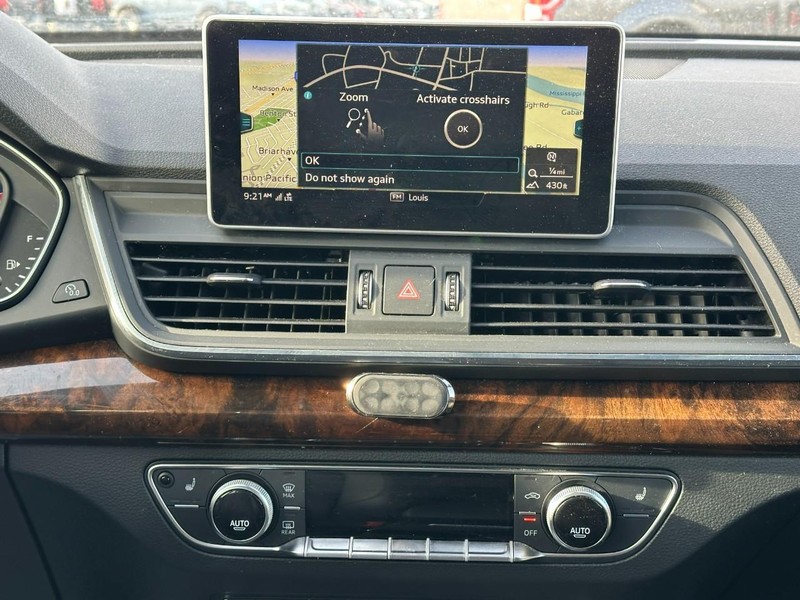 Audi Q5 Vehicle Full-screen Gallery Image 14