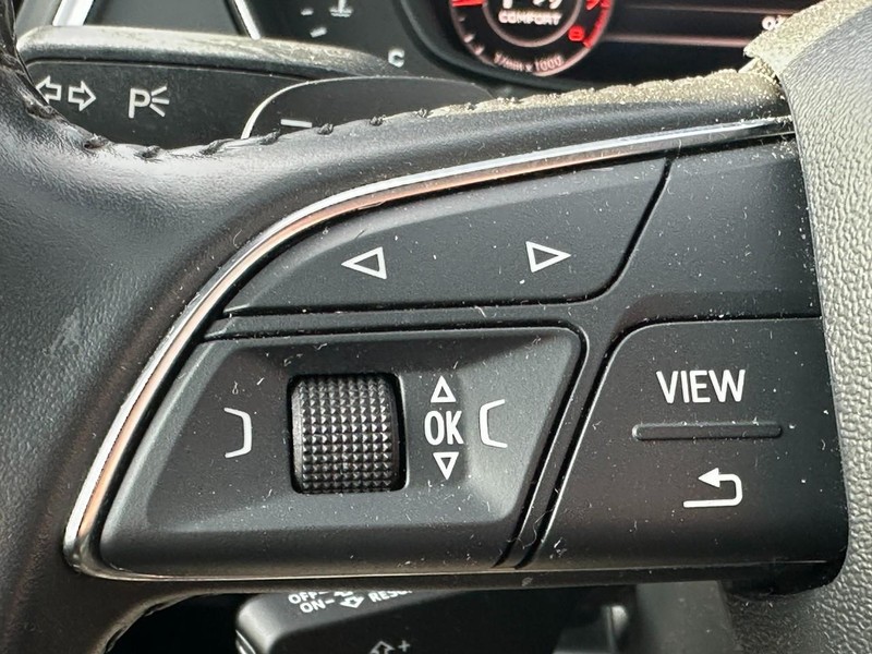 Audi Q5 Vehicle Full-screen Gallery Image 20