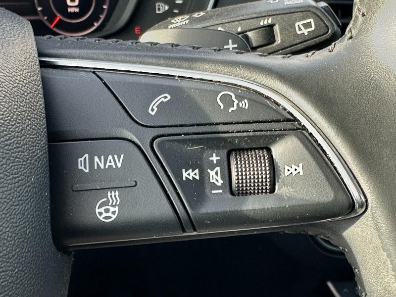 Audi Q5 Vehicle Full-screen Gallery Image 21