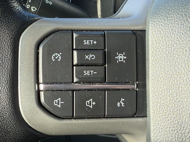 Ford F-150 Vehicle Full-screen Gallery Image 13