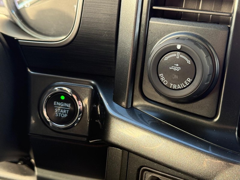 Ford F-150 Vehicle Full-screen Gallery Image 15