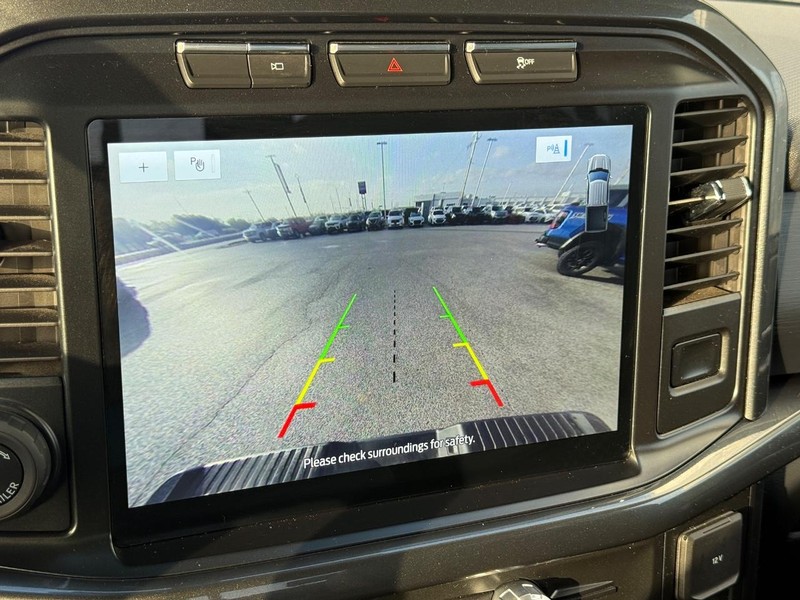 Ford F-150 Vehicle Full-screen Gallery Image 17