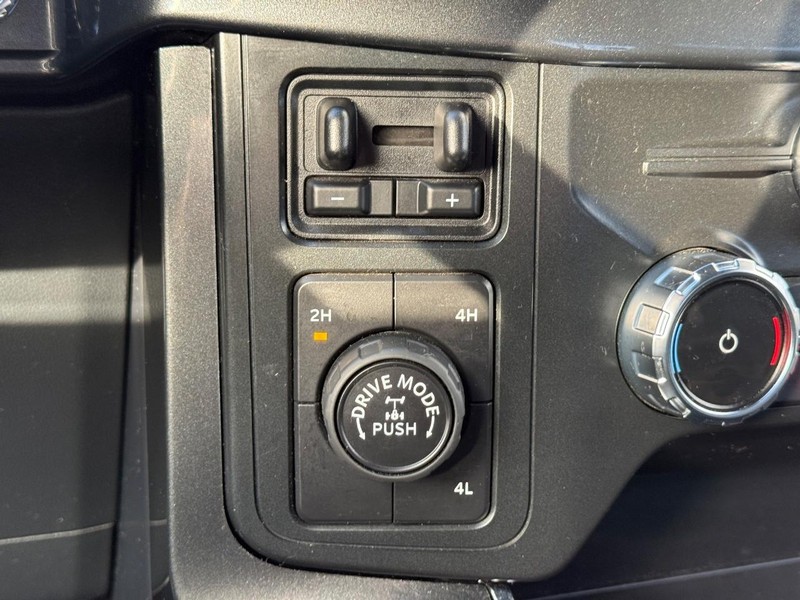 Ford F-150 Vehicle Full-screen Gallery Image 18