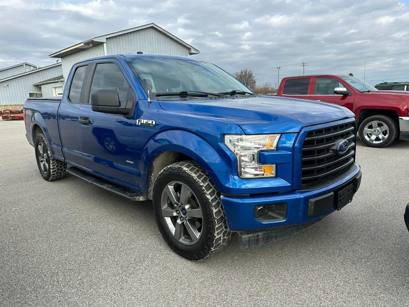Ford F-150 Vehicle Full-screen Gallery Image 2