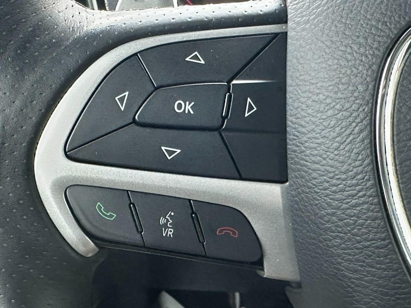 Dodge Challenger Vehicle Full-screen Gallery Image 15