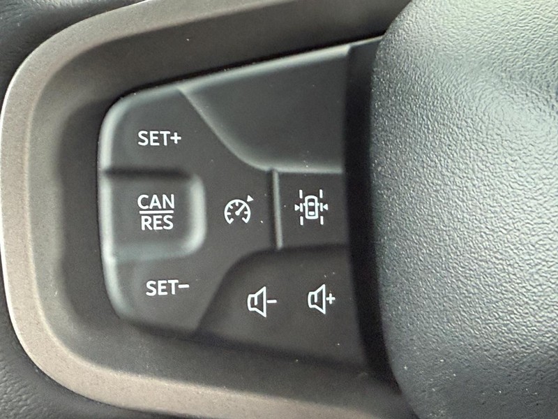 Ford Bronco Vehicle Full-screen Gallery Image 8