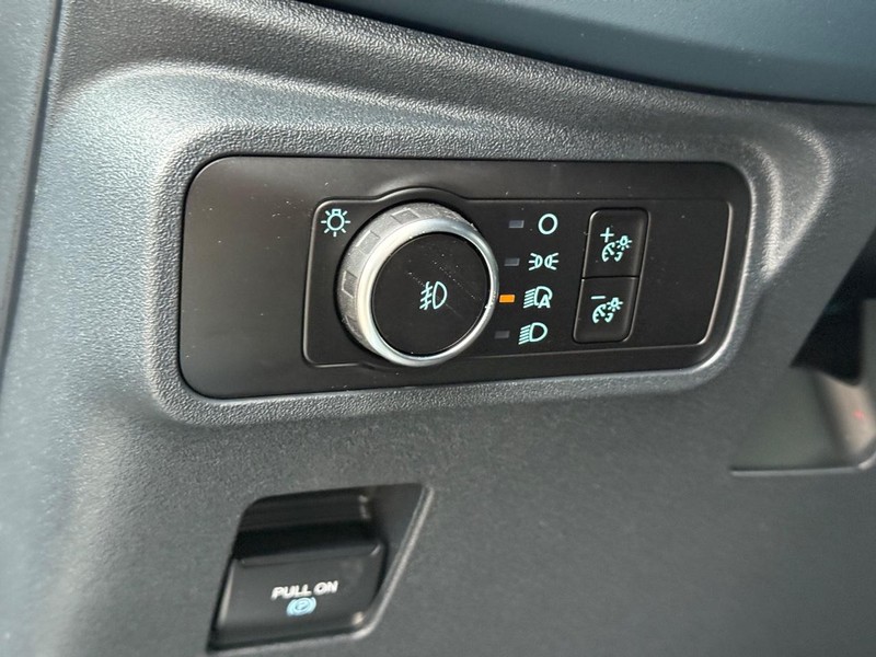 Ford Bronco Vehicle Full-screen Gallery Image 16