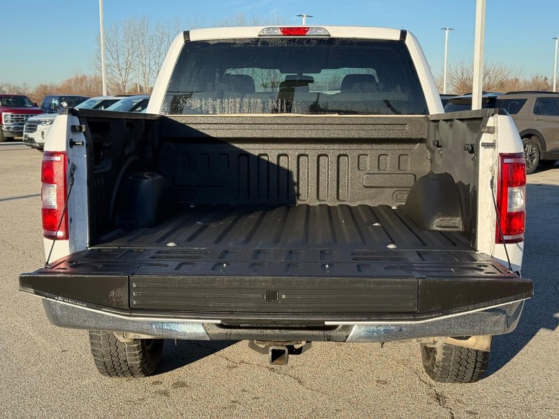 Ford F-150 Vehicle Full-screen Gallery Image 6