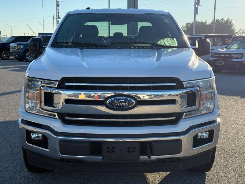 Ford F-150 Vehicle Full-screen Gallery Image 9