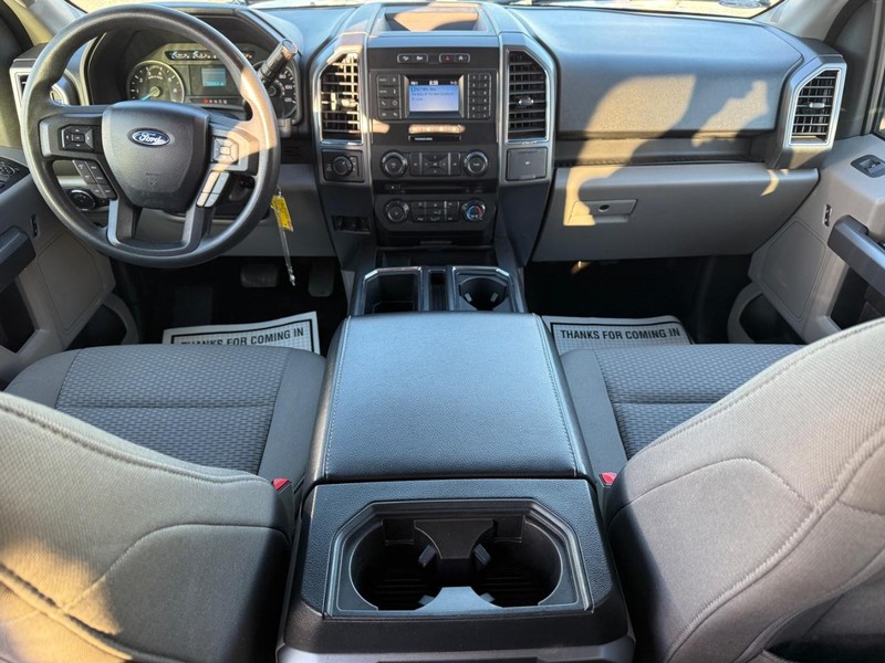 Ford F-150 Vehicle Full-screen Gallery Image 11
