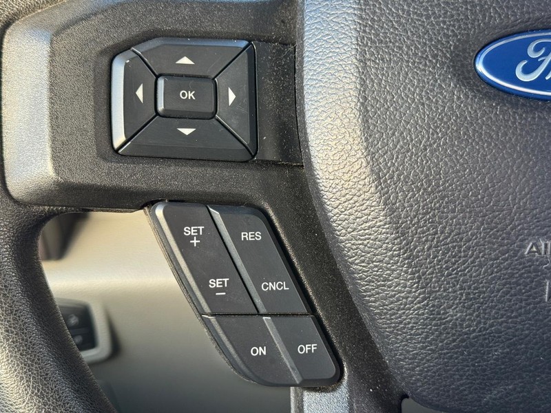 Ford F-150 Vehicle Full-screen Gallery Image 13